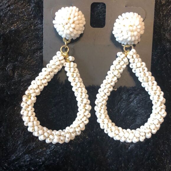 Inc white beaded earring - Picture 1 of 2